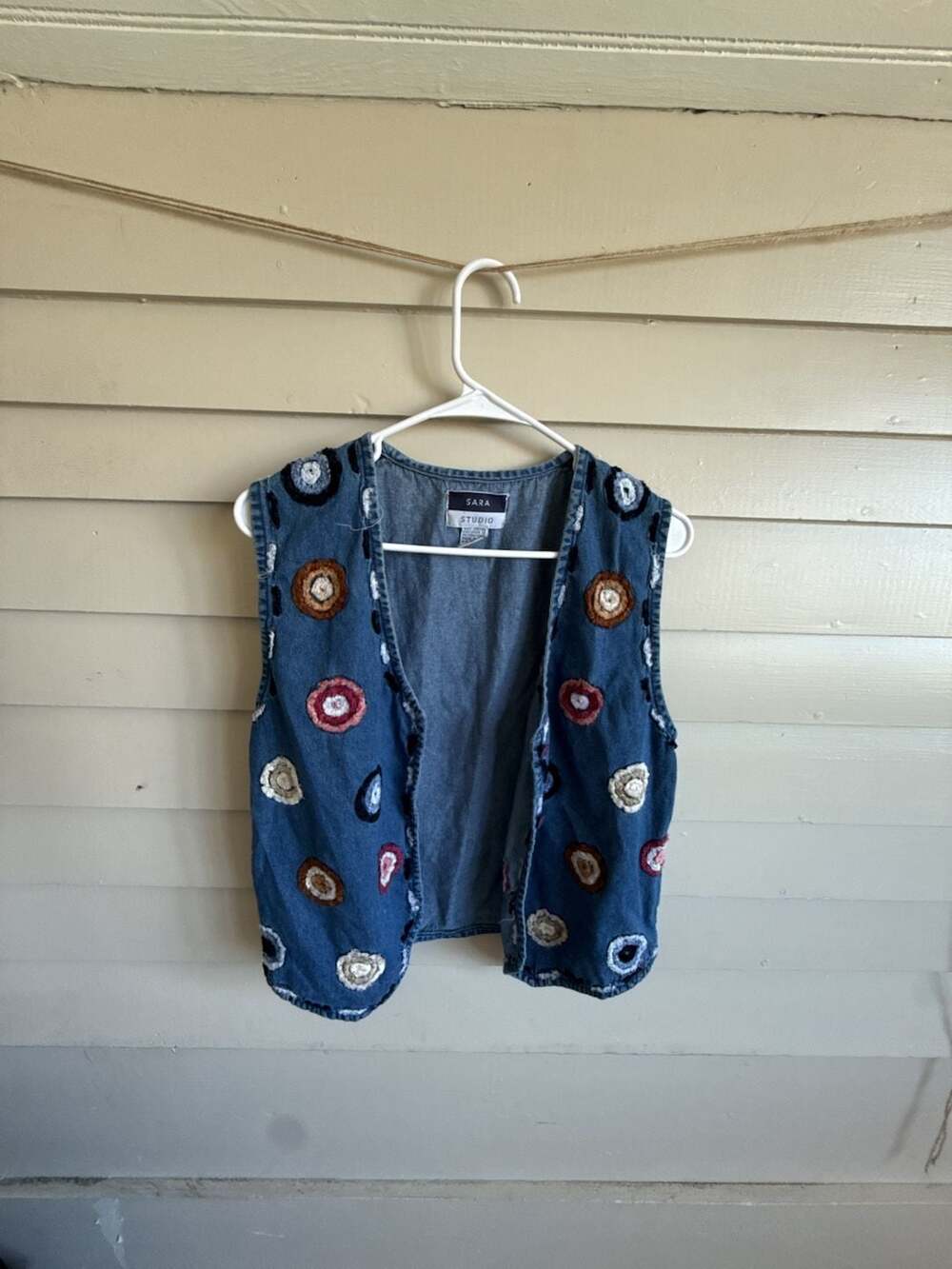 Sara Studio Denim Vest Size M Blue Embroidered Circles